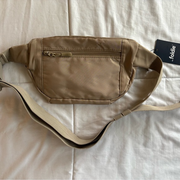 The Foldie® Crossbody Bag - Picture 5 of 6